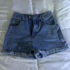 Cute mom shorts, never worn.